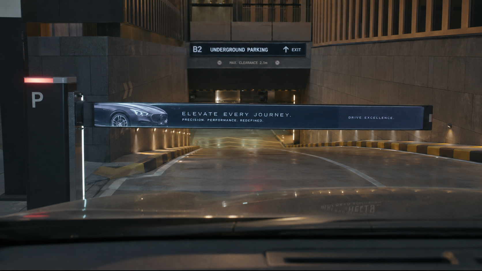 Parking Media en acceso a estacionamiento subterráneo